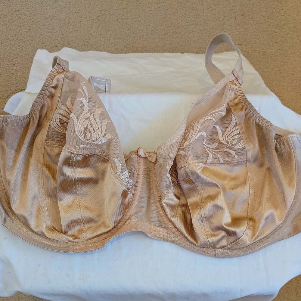 Elomi Caitlyn Underwire Full Cup Side Support Bra in Nude, Size 42DD